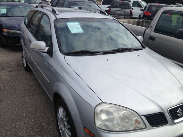 2005 Suzuki Forenza XLT FX4 Crew Cab