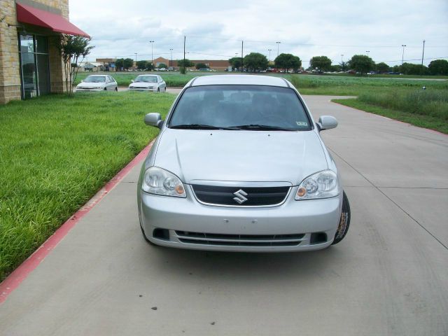 2006 Suzuki Forenza Base