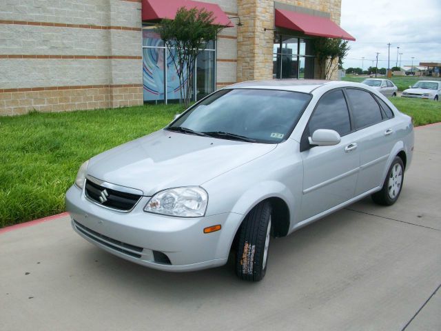 2006 Suzuki Forenza Base