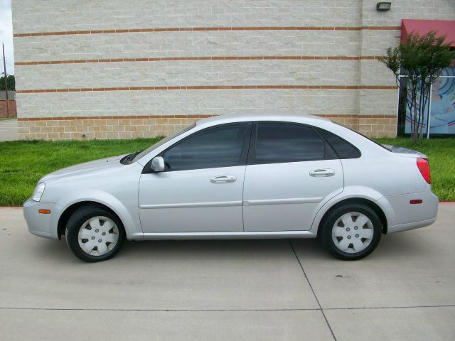 2006 Suzuki Forenza Base