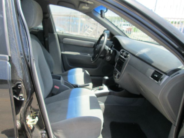 2006 Suzuki Forenza Base