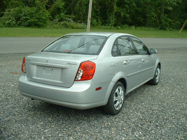 2006 Suzuki Forenza Base