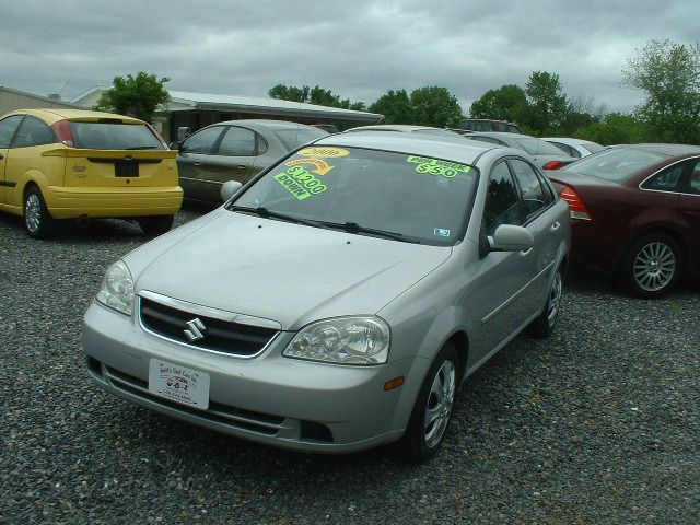 2006 Suzuki Forenza Base