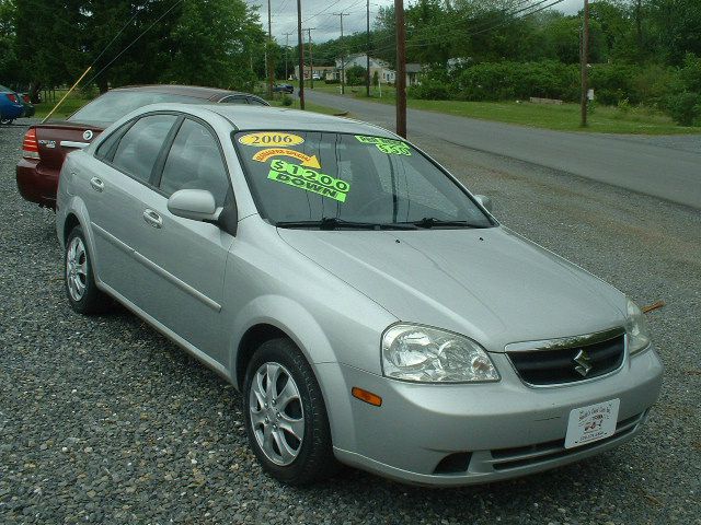 2006 Suzuki Forenza Base