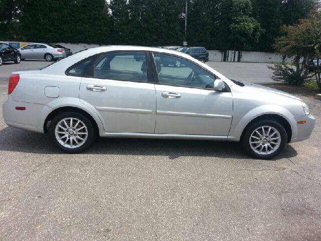 2006 Suzuki Forenza Base