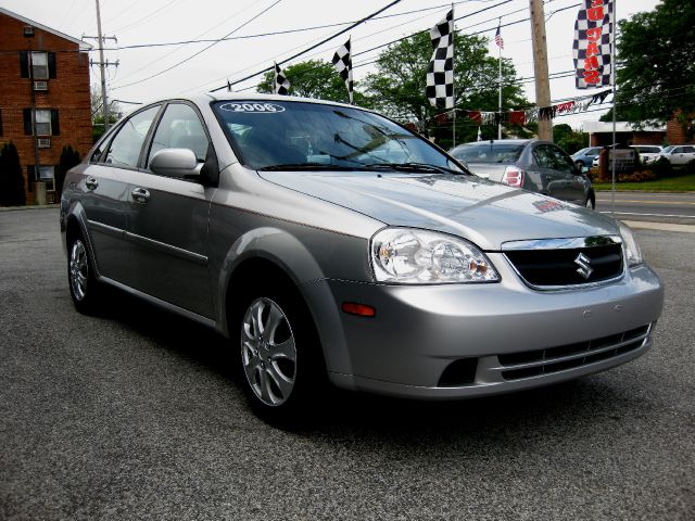 2006 Suzuki Forenza Base