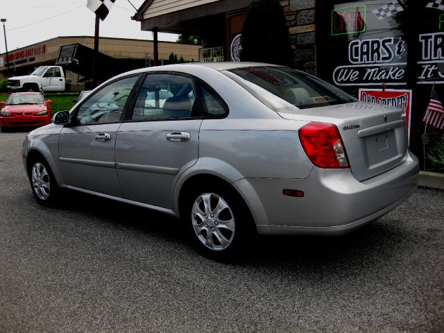 2006 Suzuki Forenza Base