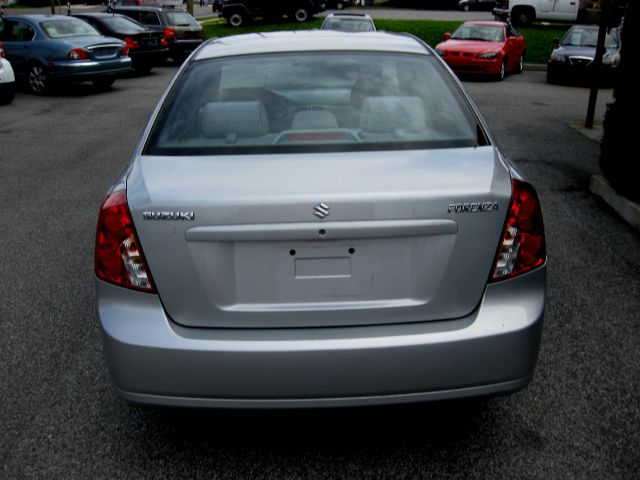 2006 Suzuki Forenza Base