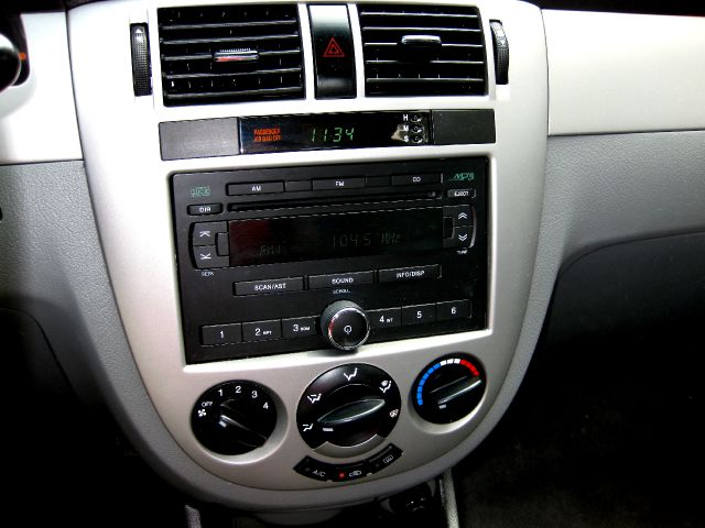 2006 Suzuki Forenza Base