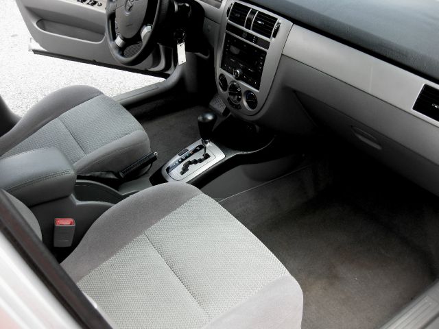 2006 Suzuki Forenza Base