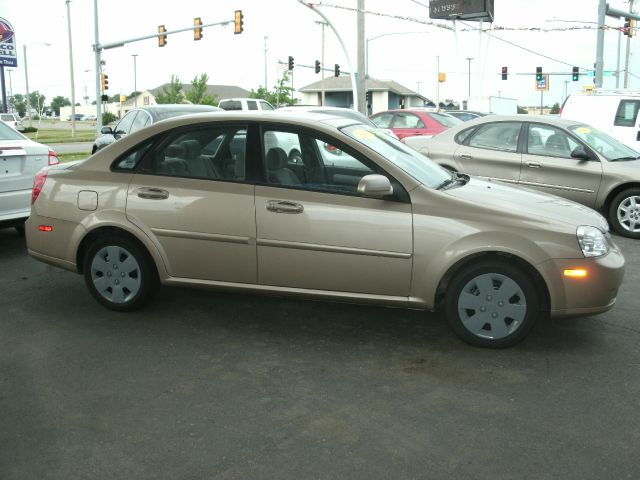 2006 Suzuki Forenza Base