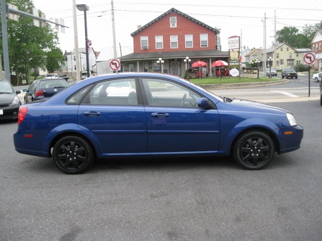 2006 Suzuki Forenza Base