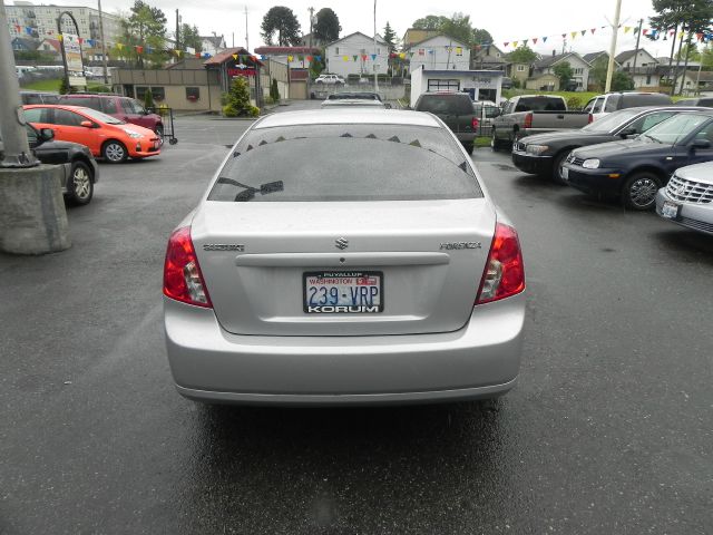 2006 Suzuki Forenza Base