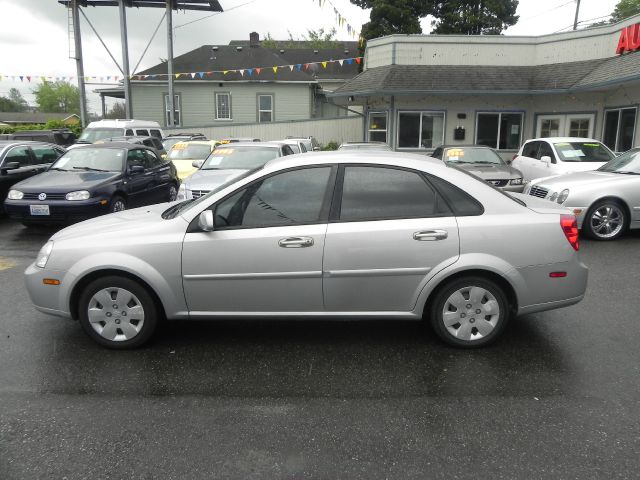 2006 Suzuki Forenza Base