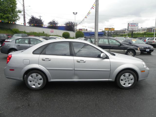 2006 Suzuki Forenza Base