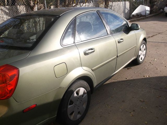 2006 Suzuki Forenza Base