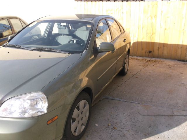 2006 Suzuki Forenza Base