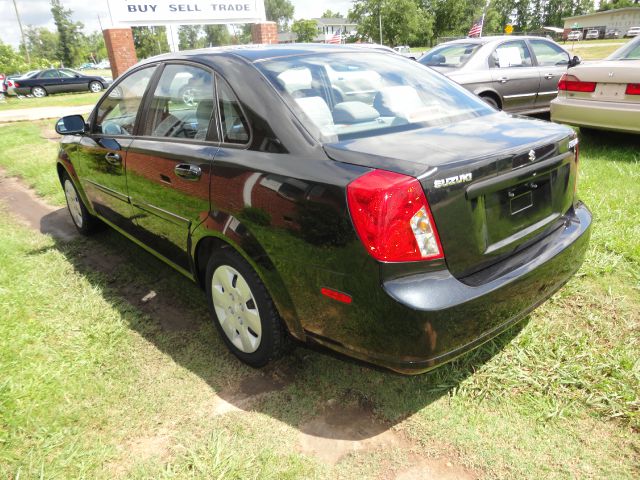 2006 Suzuki Forenza Base