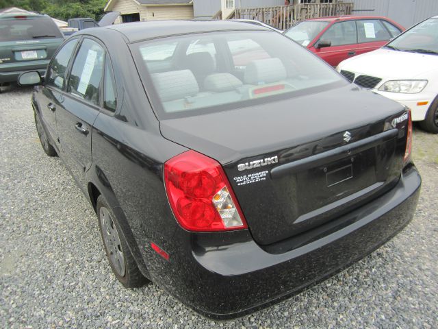 2006 Suzuki Forenza Base