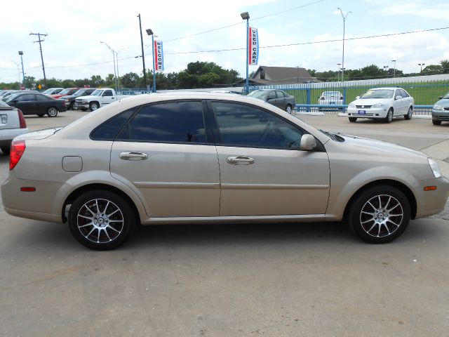 2006 Suzuki Forenza Base