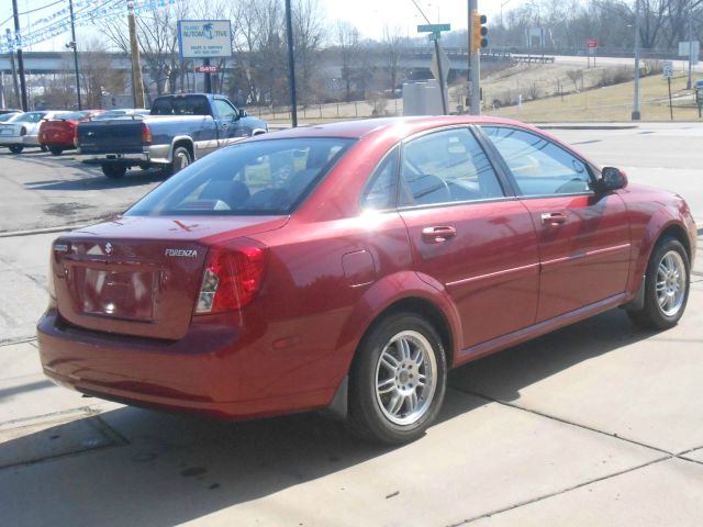 2006 Suzuki Forenza Base