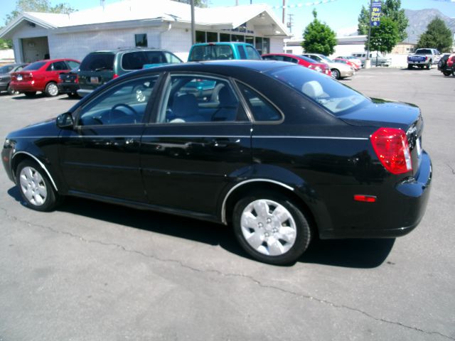 2006 Suzuki Forenza Base