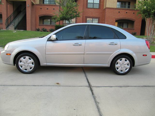 2006 Suzuki Forenza Base