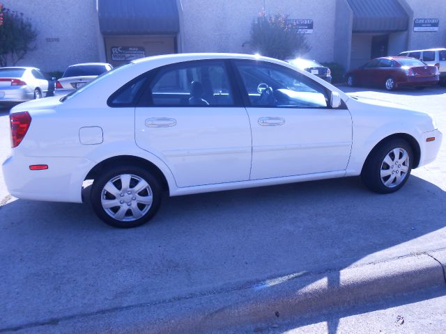 2006 Suzuki Forenza Base