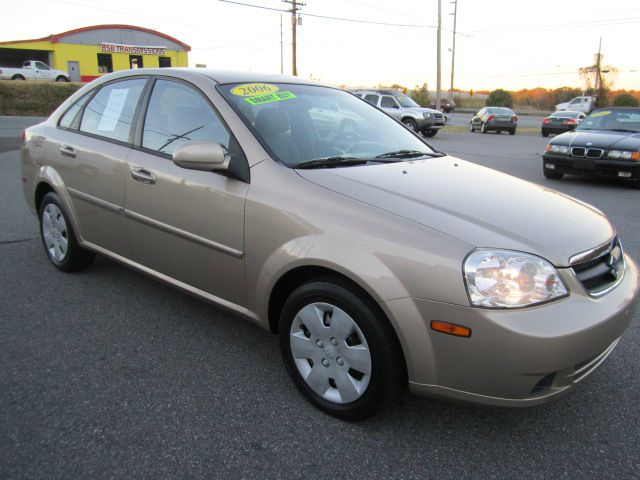 2006 Suzuki Forenza Base