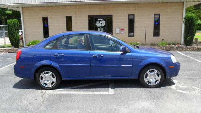 2007 Suzuki Forenza Base