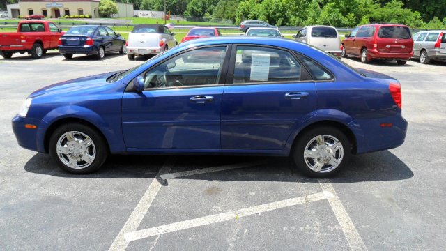 2007 Suzuki Forenza Base