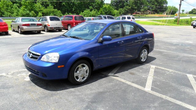 2007 Suzuki Forenza Base