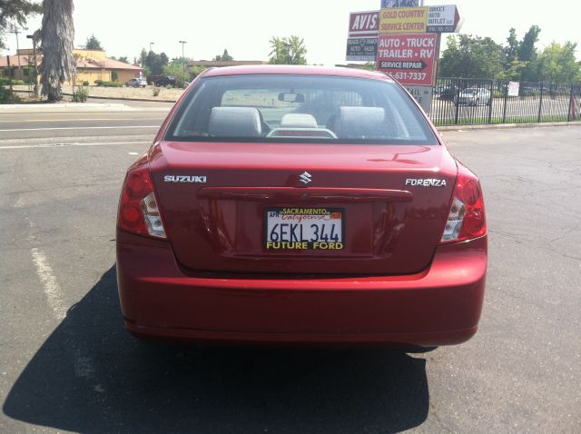 2007 Suzuki Forenza Base