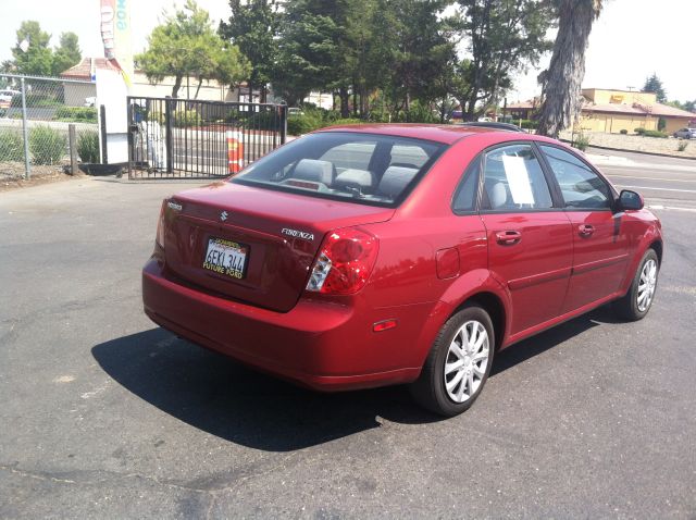 2007 Suzuki Forenza Base