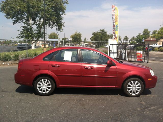 2007 Suzuki Forenza Base