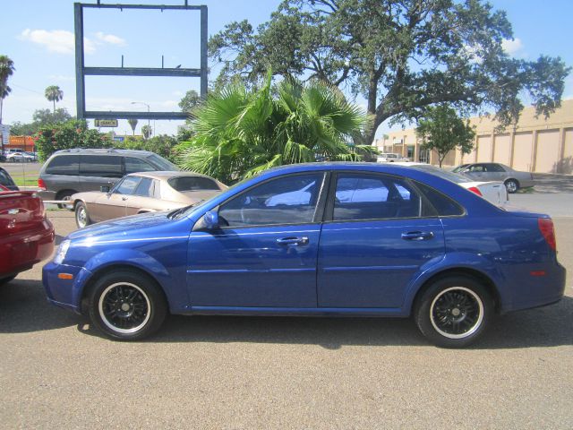 2007 Suzuki Forenza Base