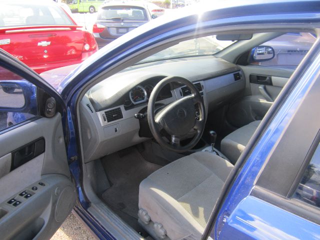 2007 Suzuki Forenza Base