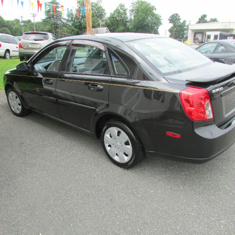 2008 Suzuki Forenza Base