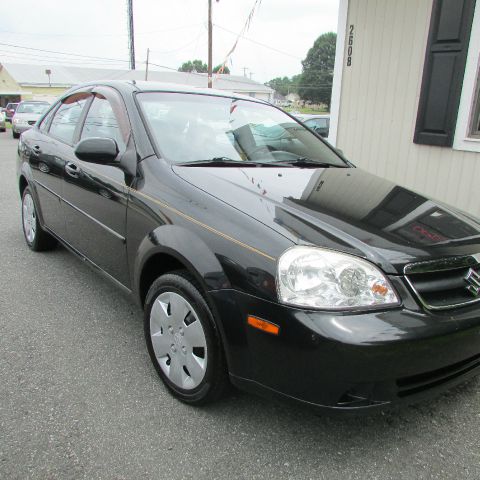 2008 Suzuki Forenza Base