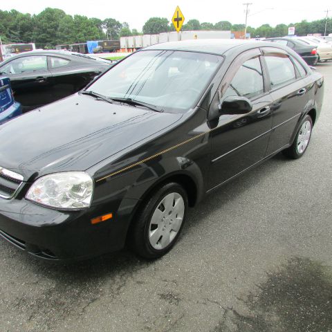 2008 Suzuki Forenza Base