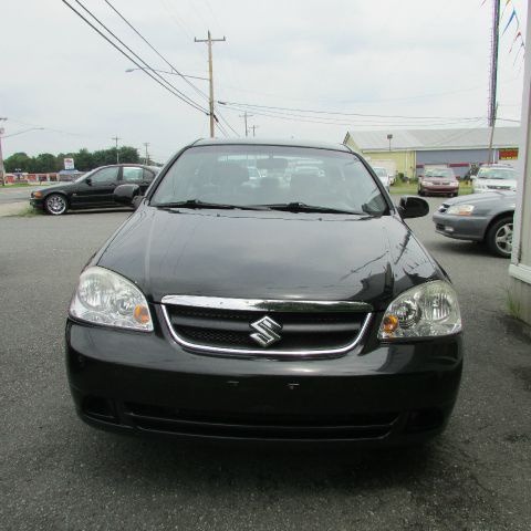 2008 Suzuki Forenza Base