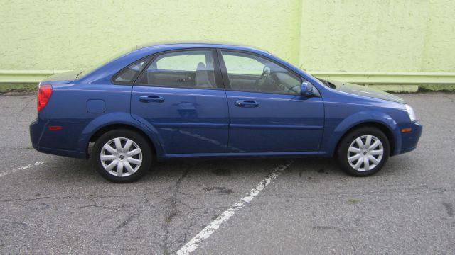 2008 Suzuki Forenza Base