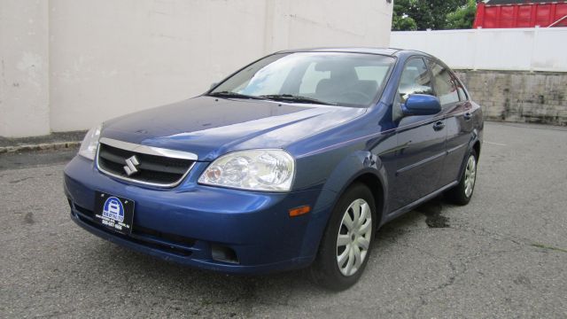 2008 Suzuki Forenza Base