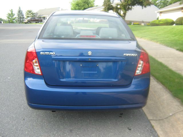 2008 Suzuki Forenza Base