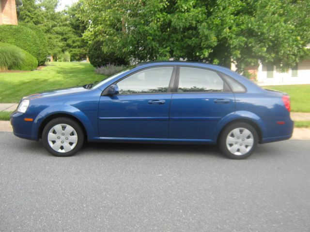 2008 Suzuki Forenza Base