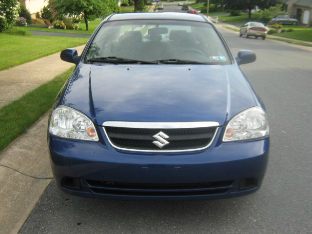 2008 Suzuki Forenza Base