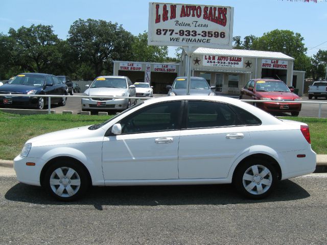 2008 Suzuki Forenza Base