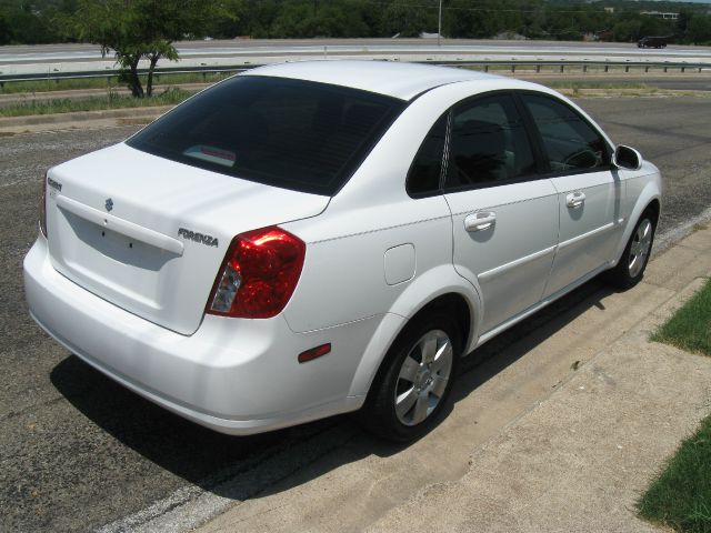 2008 Suzuki Forenza Base