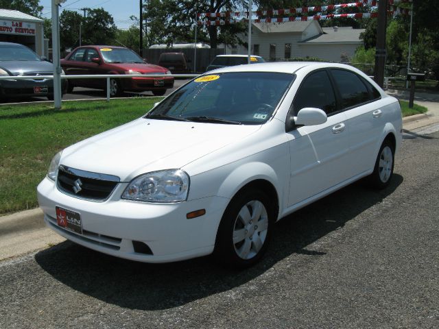 2008 Suzuki Forenza Base