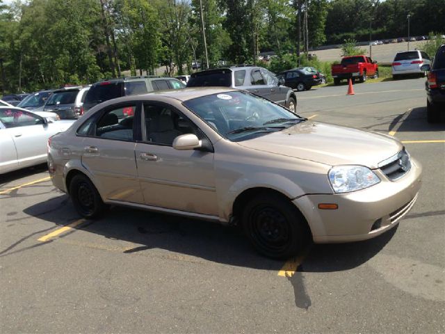 2008 Suzuki Forenza Base